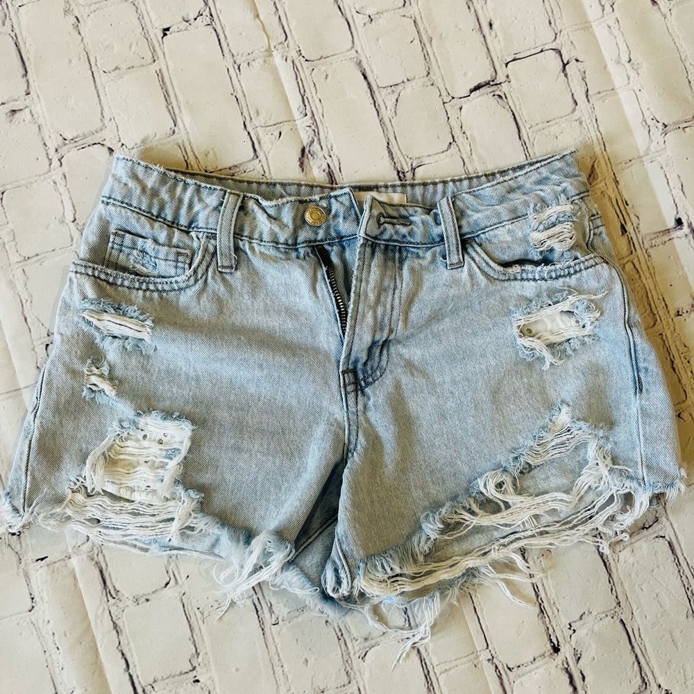Light wash distressed denim jean shorts Vervet by Flying Monkey